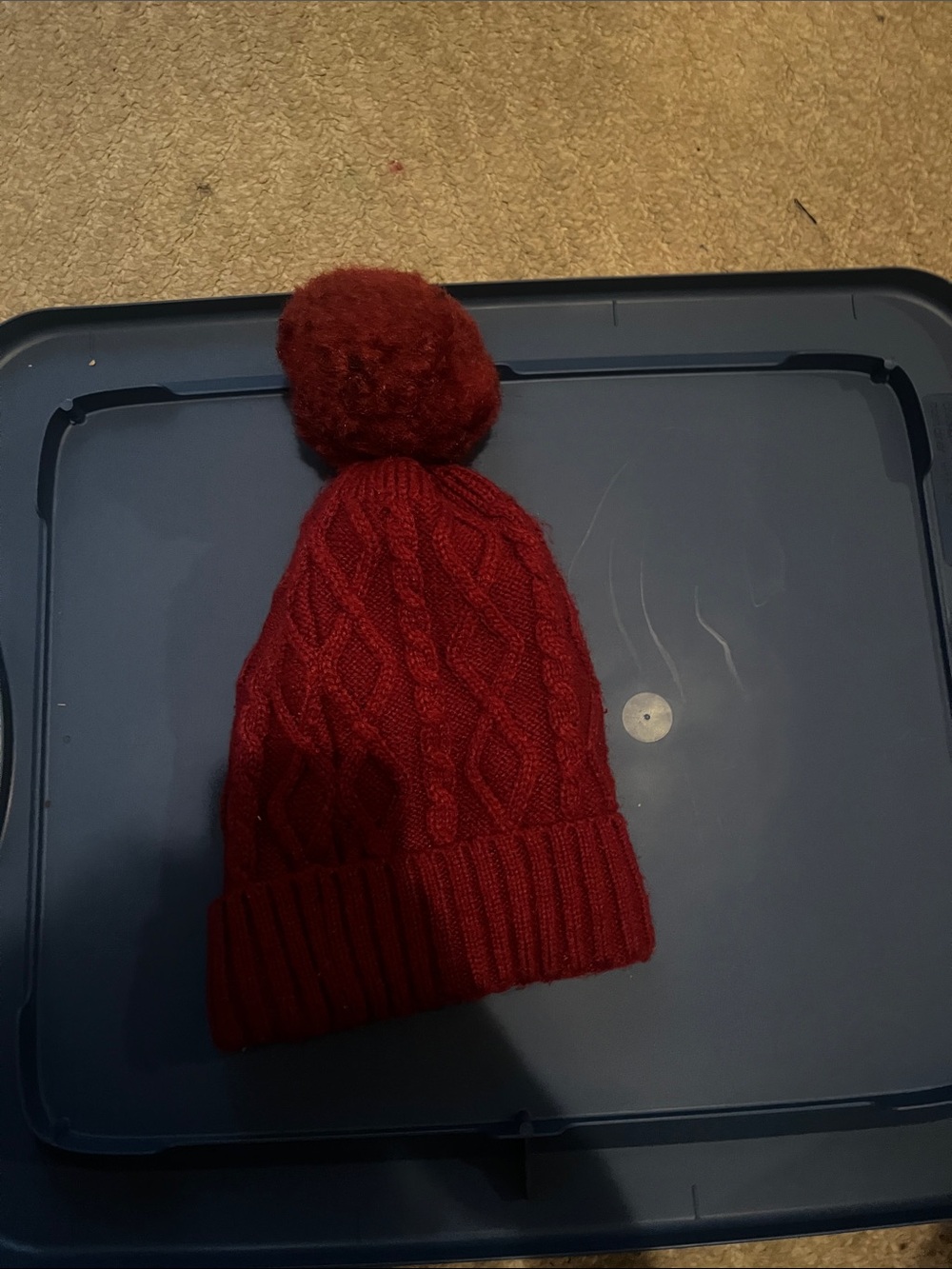 Women’s Cable Knit Pom Beanie in Deep Red